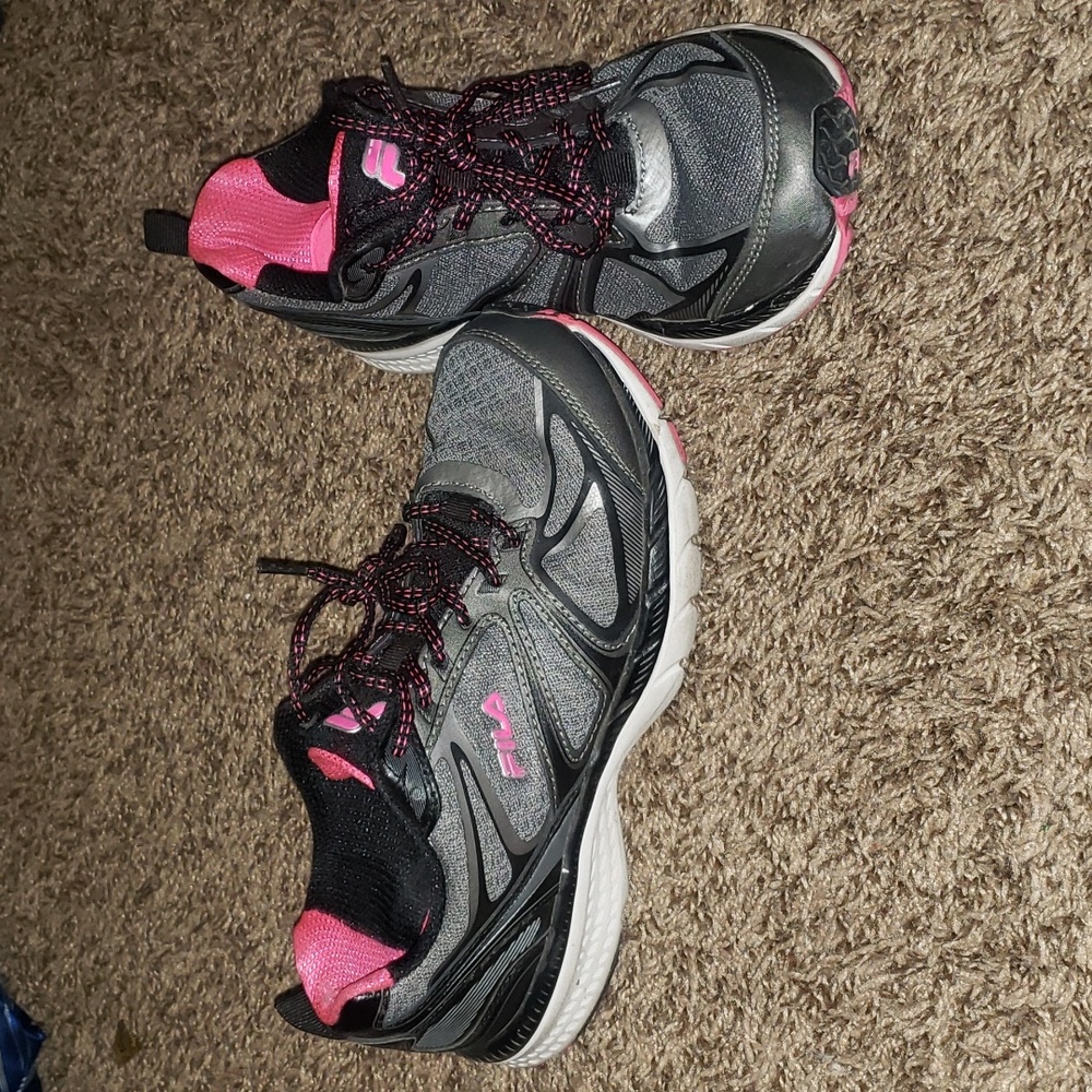 Womens 7.5 pink & black memory foam Fila tennis running shoes sneaker